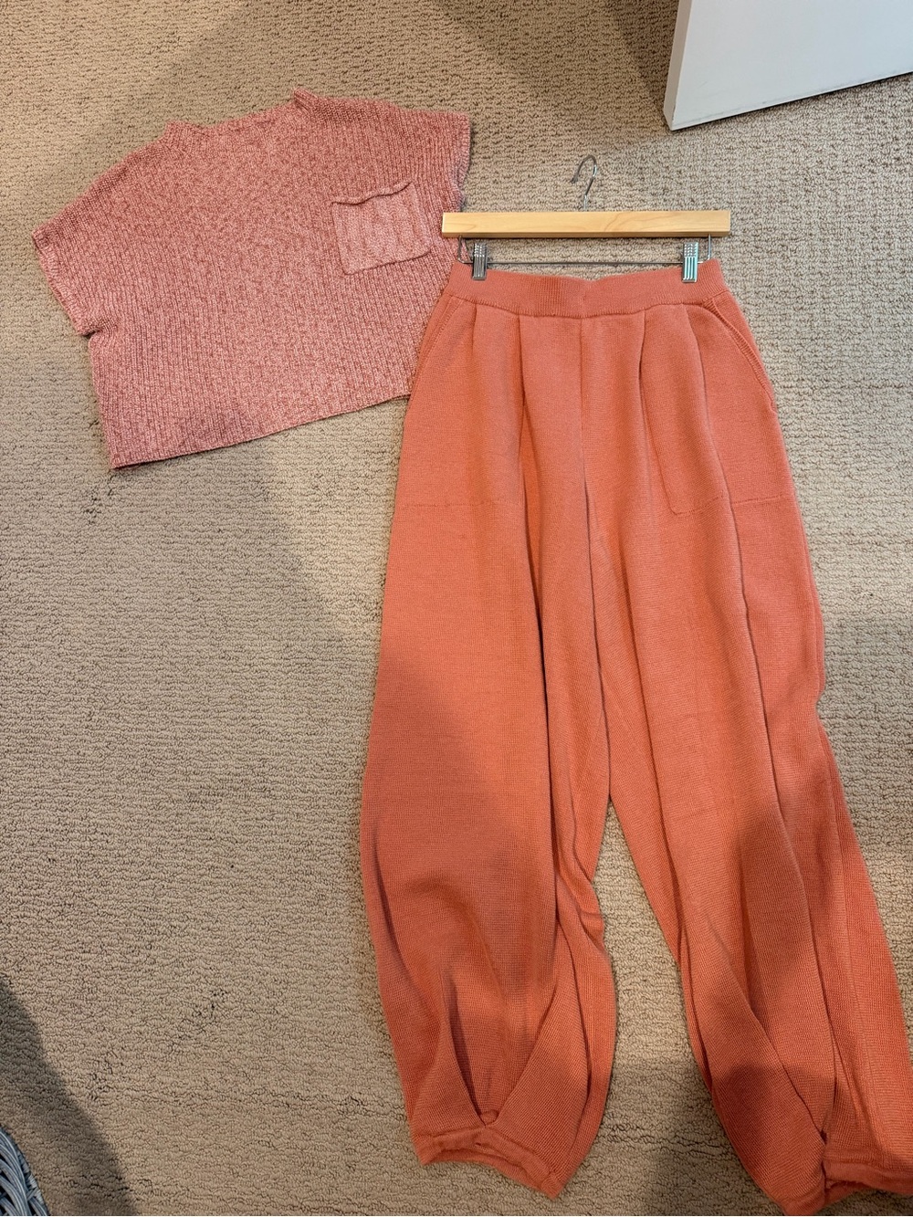 Women’s Free People Freya sweater set in terracotta orange size M. - Picture 2 of 4